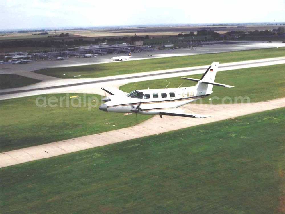 Aerial photograph Leipzig - Cessna 310 beim Anflug auf den Flughafen Leipzig