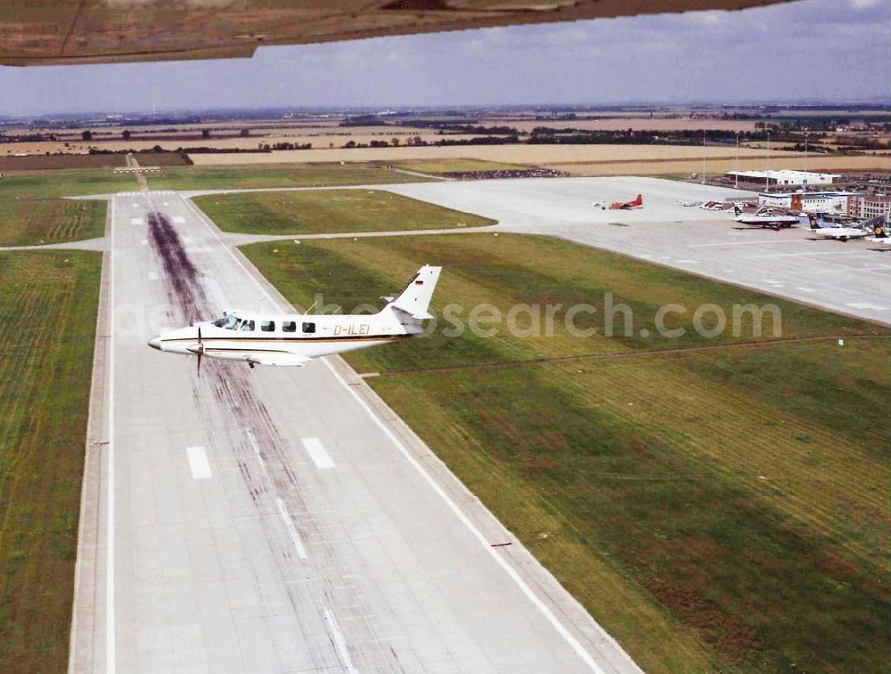 Aerial photograph Leipzig - Cessna 310 beim Anflug auf den Flughafen Leipzig