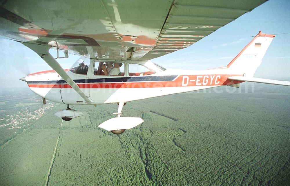 Brand / BRB from above - Cessna 172 D-EGYC bei einem Luftbildflug über dem Bereich Brand in Brandenburg