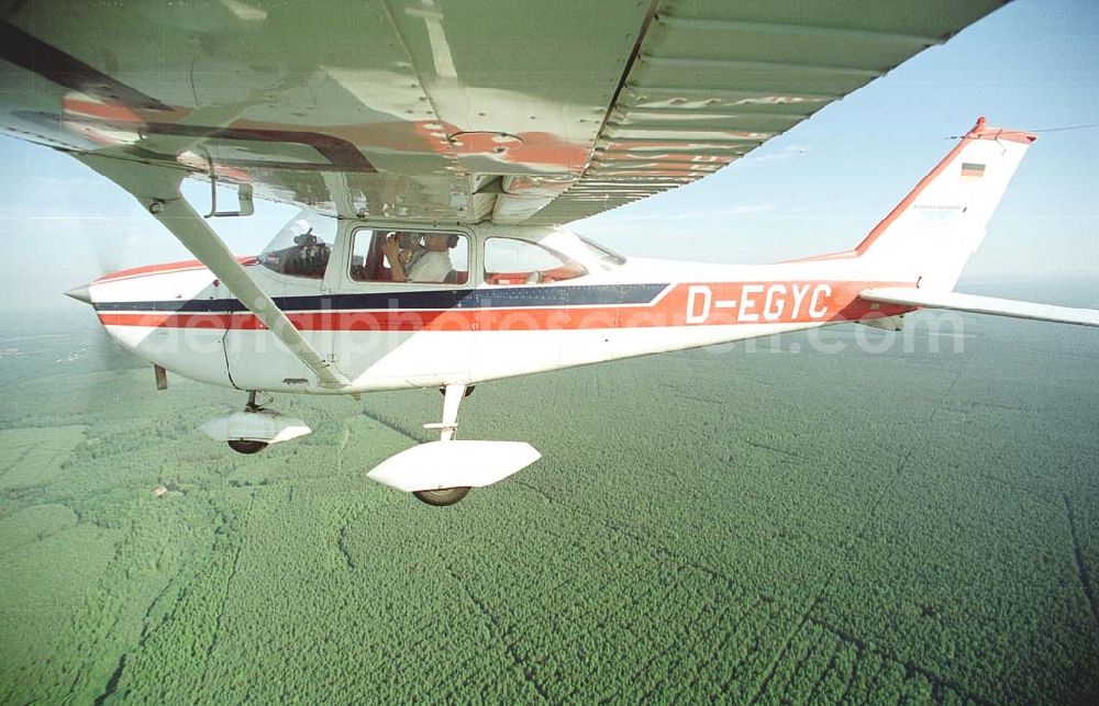 Brand / BRB from above - Cessna 172 D-EGYC bei einem Luftbildflug über dem Bereich Brand in Brandenburg