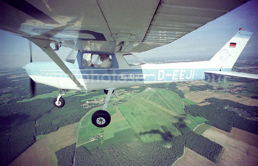 Aerial image Neuhausen bei Cottbus - Cessna 150 der Lausitz-Flug Gmbh beim Flug über Neuhausen.