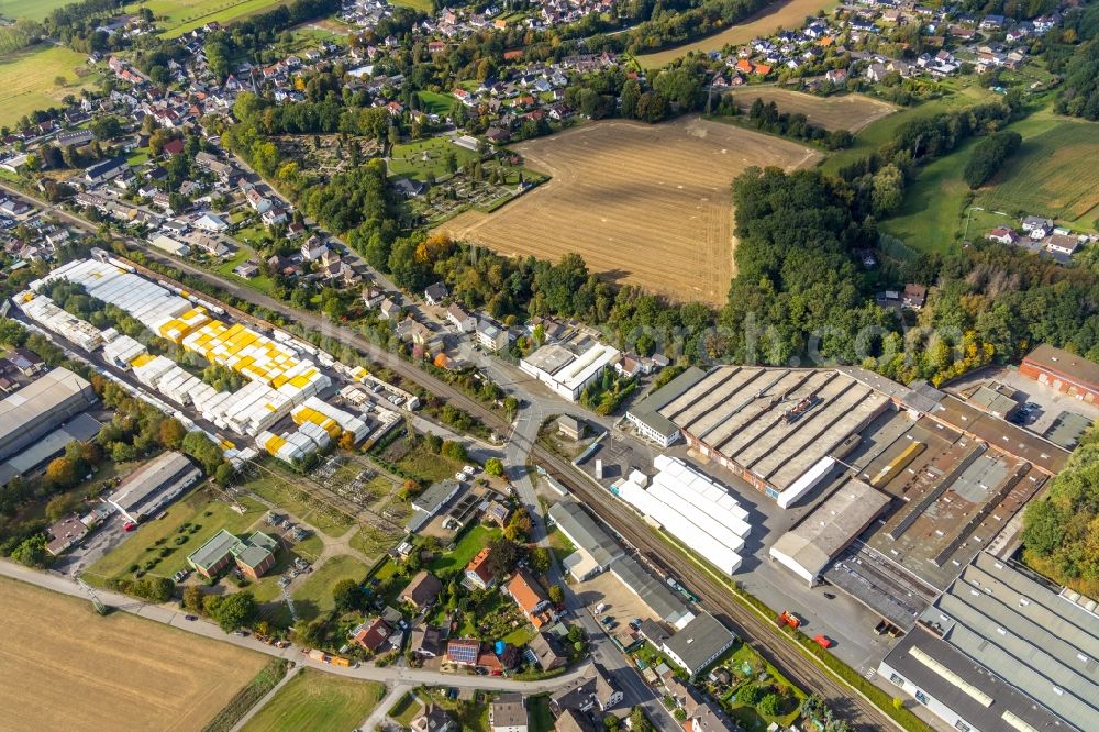 Aerial image Fröndenberg/Ruhr - Building and production halls on the premises of of C.G. Containerbau Gerbracht GmbH on Ohlweg in the district Dellwig in Froendenberg/Ruhr in the state North Rhine-Westphalia, Germany