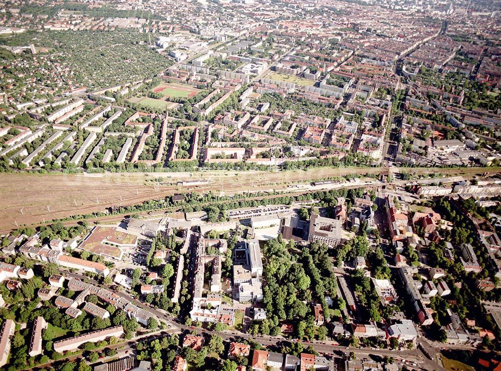 Berlin - Pankow from the bird's eye view: Charitas-Kilnik Maria Heimsuchung Pankow Breite Str. 46/47, 13187 Berlin. Datm: 14.07.03