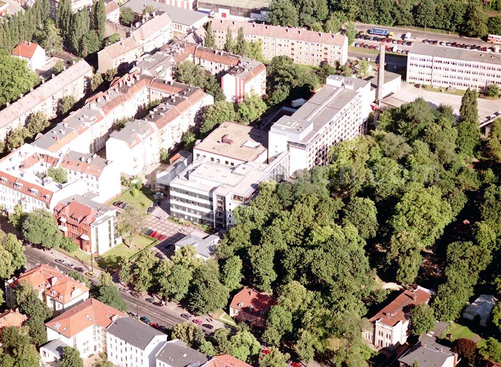 Berlin - Pankow from above - Charitas-Kilnik Maria Heimsuchung Pankow Breite Str. 46/47, 13187 Berlin. Datm: 14.07.03