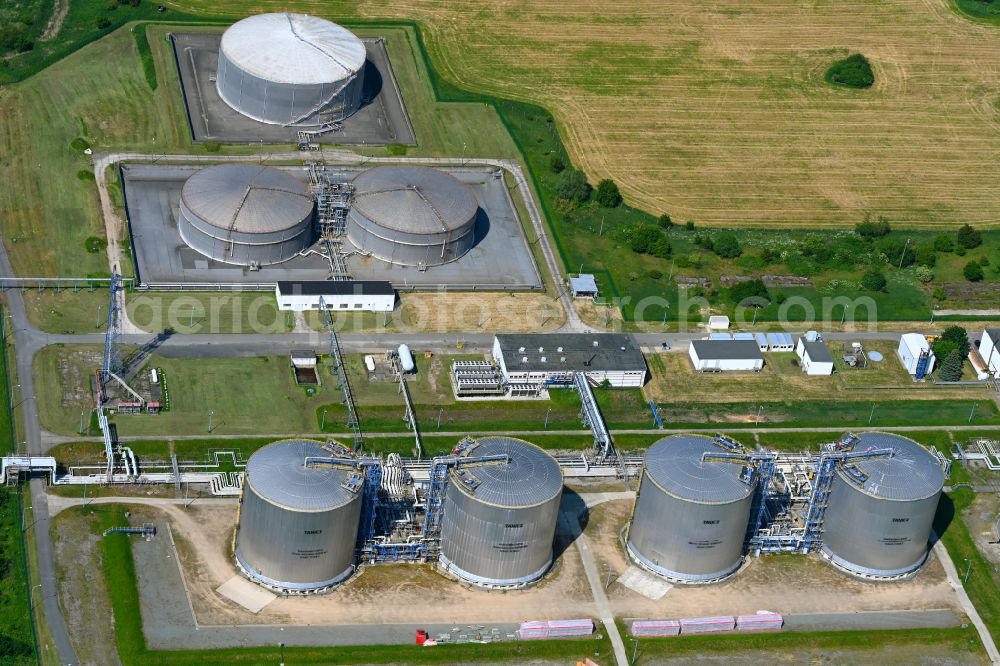 Aerial image Rostock - Chemicals - elevated tank storage for ammonia in the district Peez in Rostock at the baltic sea coast in the state Mecklenburg - Western Pomerania, Germany