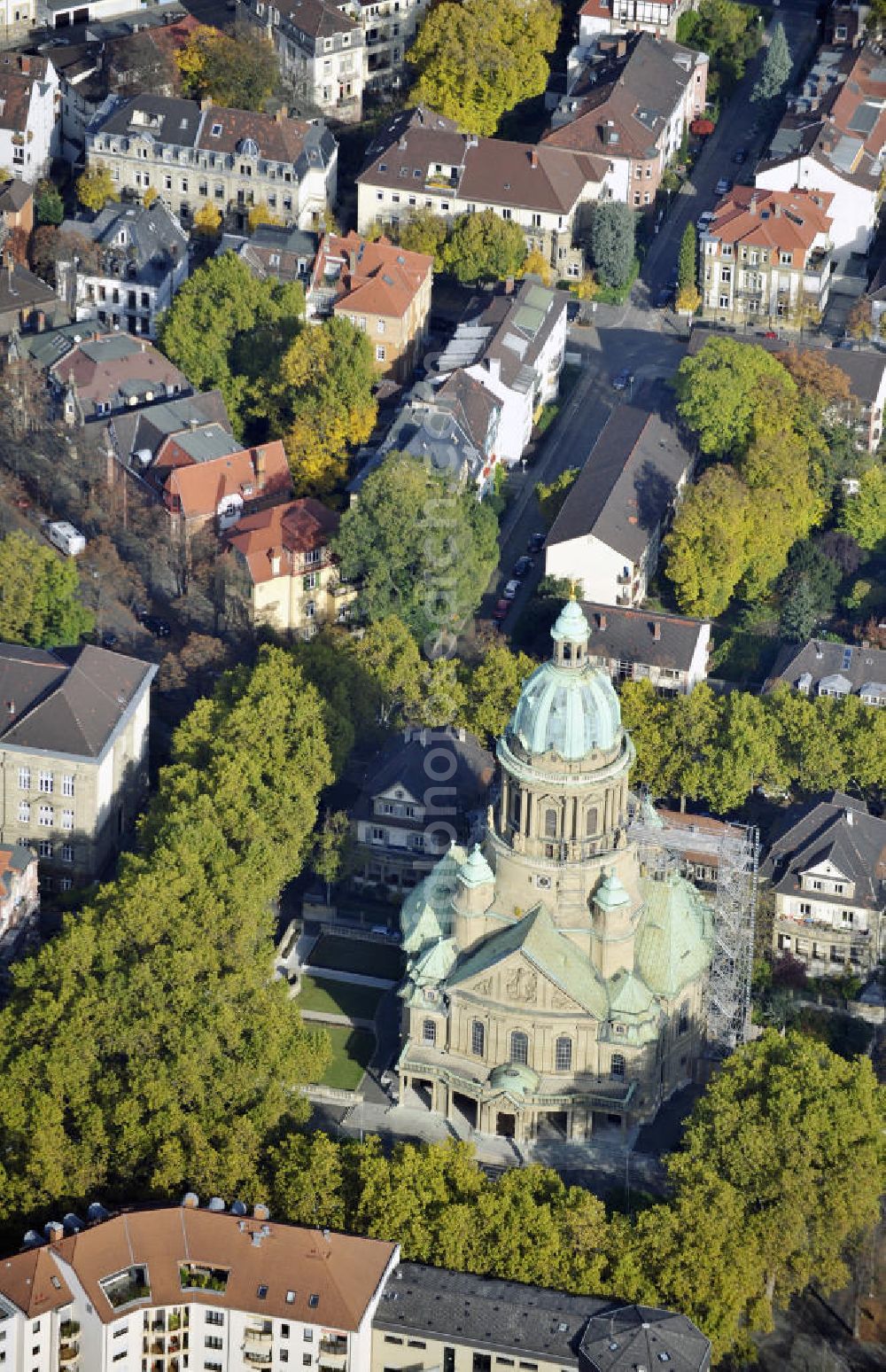 Aerial image Mannheim - Die Christuskirche in der Oststadt von Mannheim wurde zwischen 1907 und 1911 im Jugendstil erbaut. The christus church in the Oststadt of Mannheim was built between 1907 and 1911 in the Jugendstil.