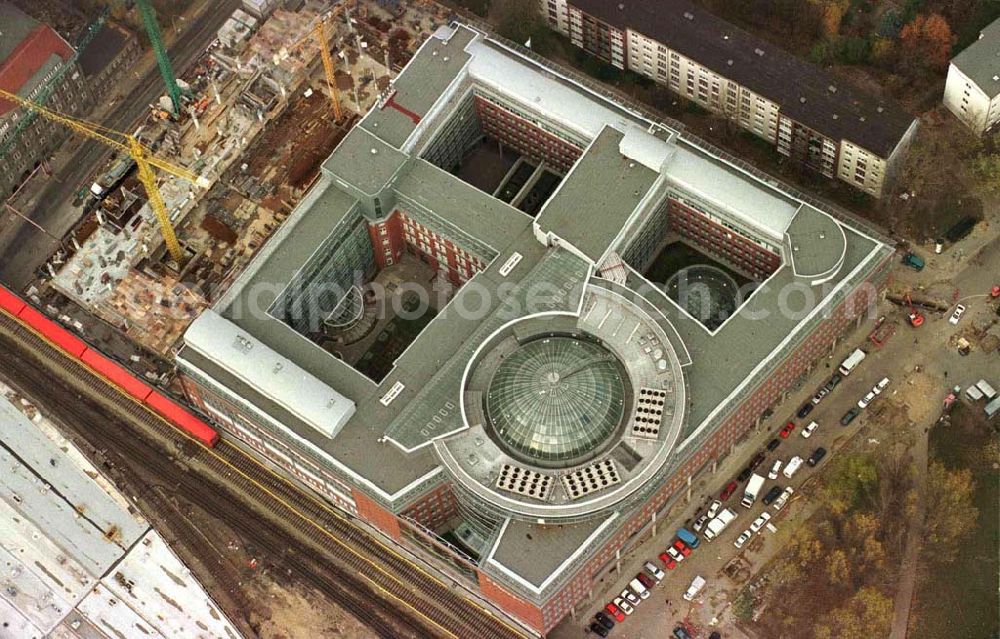 Berlin - Friedrichshain from the bird's eye view: City-Carree am Berliner Hauptbahnhof / Dresdner Bank