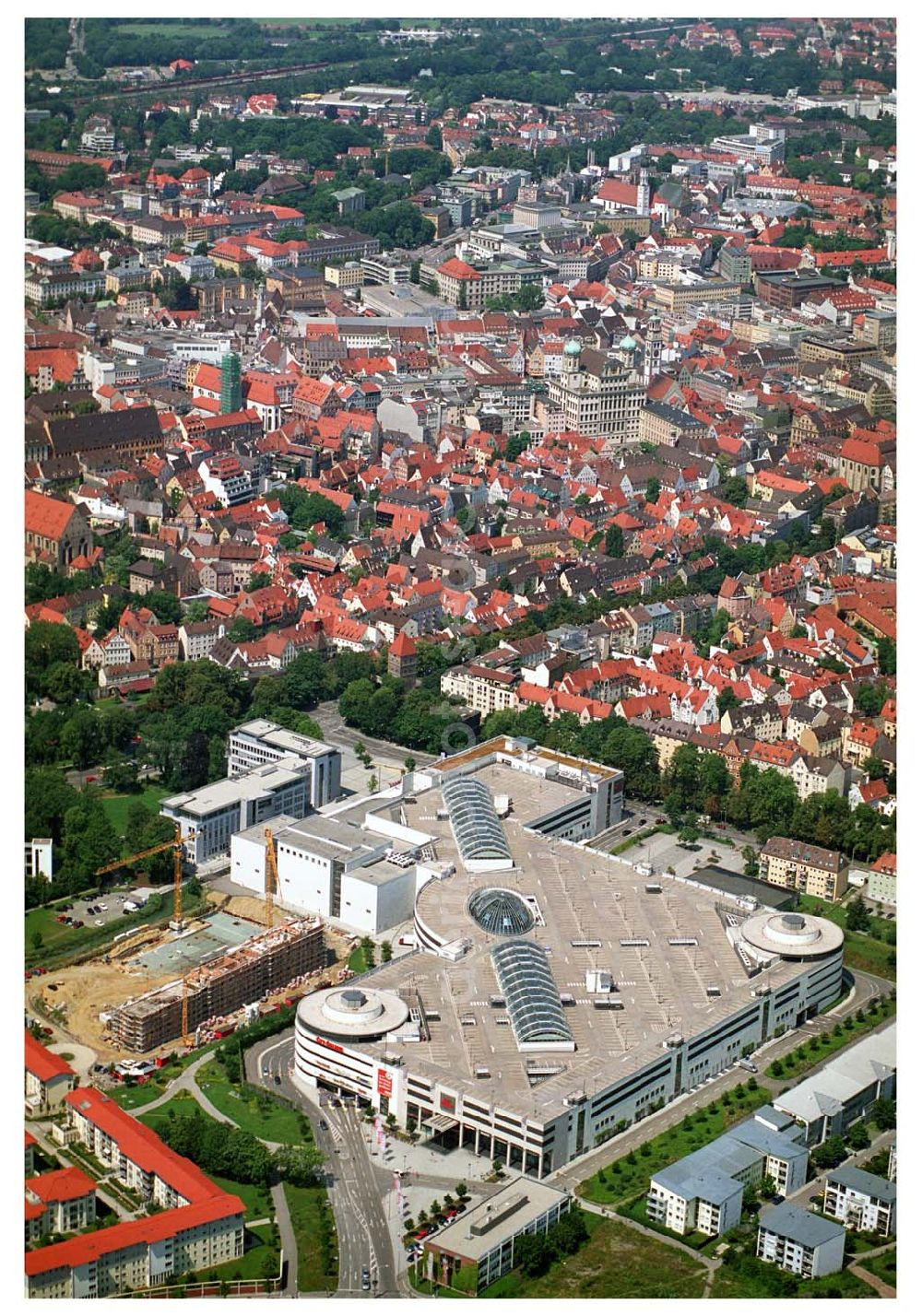 Augsburg / Bayern from above - 12.07.2005 Augsburg (Bayern) City-Galerie der ECE Projektmanagement in Augsburg. City-Galerie Augsburg Willy-Brandt-Platz 1 86153 Augsburg Tel.: 0821-56757-0 Fax: 0821-56757-10