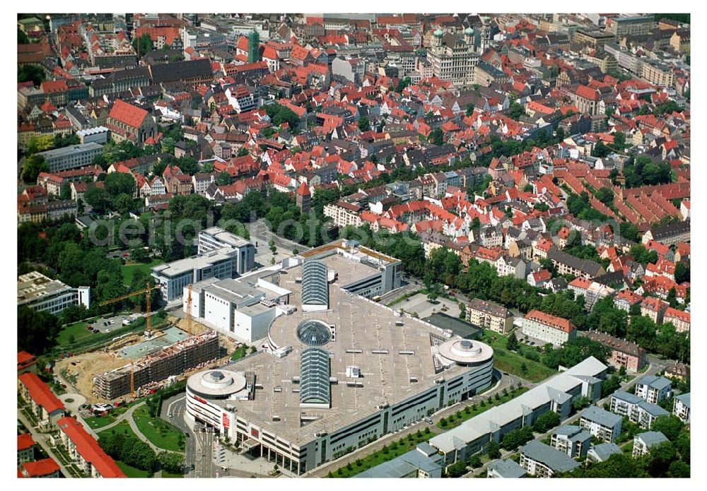 Augsburg / Bayern from the bird's eye view: 12.07.2005 Augsburg (Bayern) City-Galerie der ECE Projektmanagement in Augsburg. City-Galerie Augsburg Willy-Brandt-Platz 1 86153 Augsburg Tel.: 0821-56757-0 Fax: 0821-56757-10