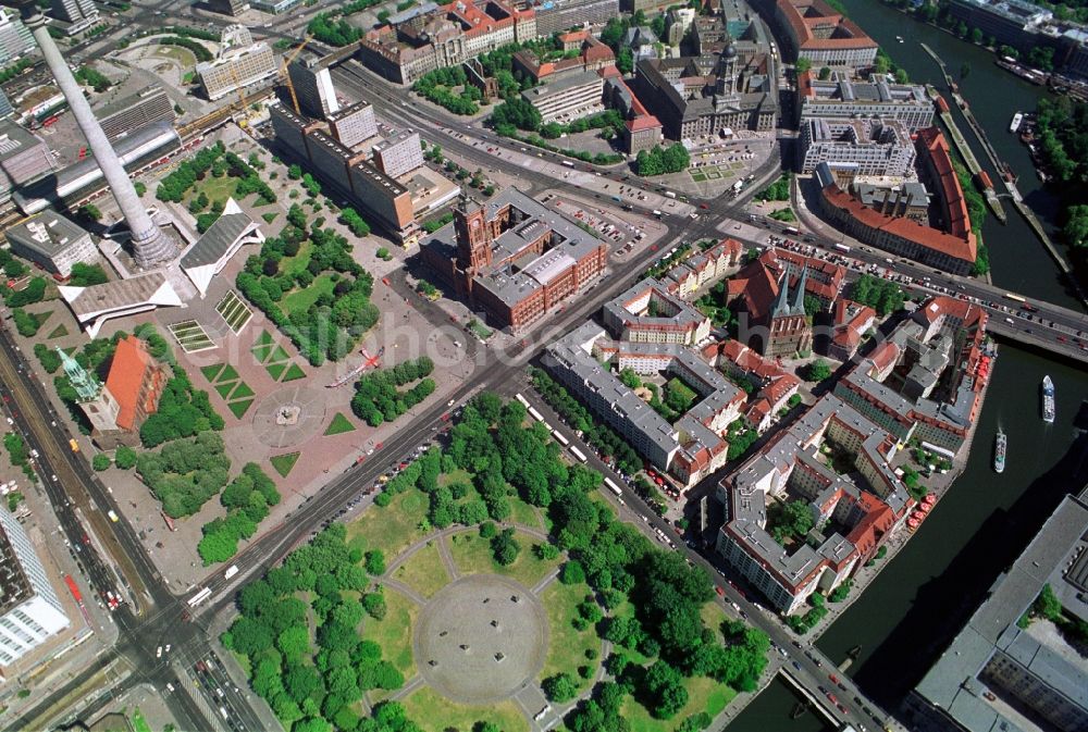 Aerial image Berlin - View on the Alexanderplatz in the City-East of Berlin-Mitte. Good to see are the Nikolai Quarter, the Red Town Hall, the base of the TV tower, the Marx and Engels Forum and the Rathauspassagen