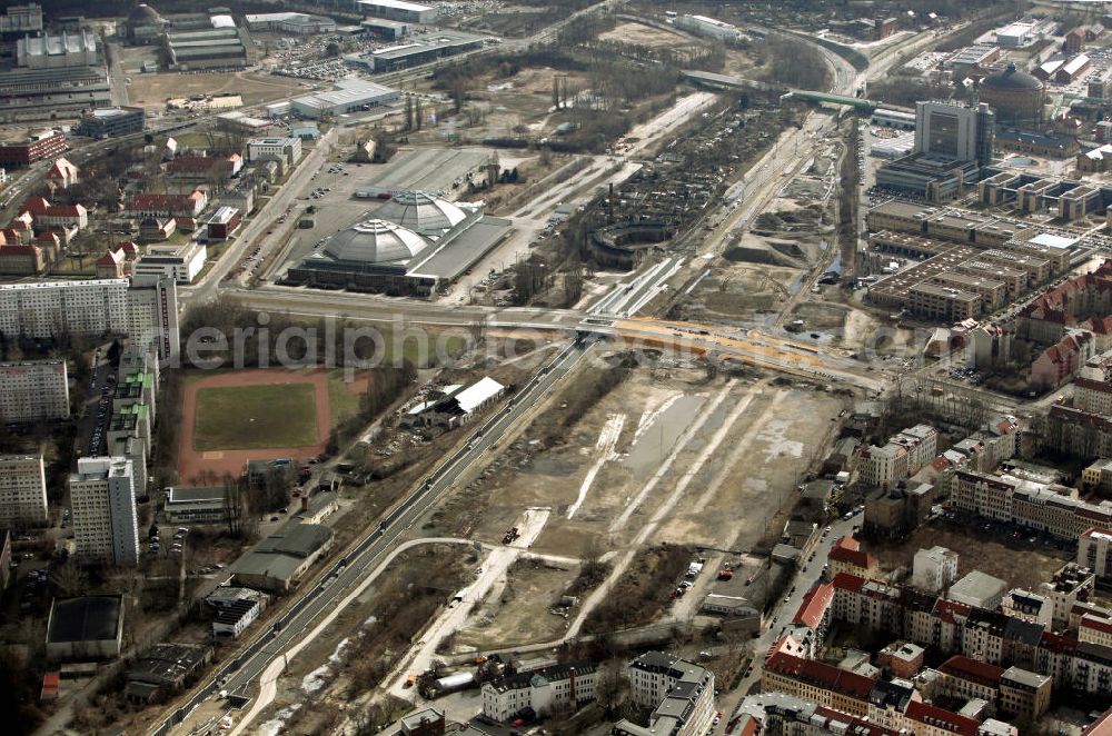 Leipzig from the bird's eye view: Blick auf das ehemalige Bahngelände an der Semmelweisstraße am Bayerischen Bahnhof. Mit im Bild ist die Semmelweisbrücke über den neu errichteten Citytunnel Süd. View of the former railway land at the Semmelweisstraße. Also in the picture is the bridge on the newly constructed City Tunnel South.