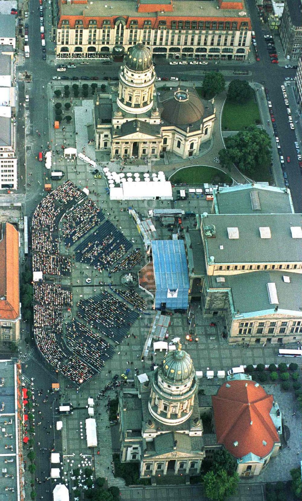 Berlin from above - Classic Open Air - Konzert auf dem Berliner Gendarmenmarkt in Mitte.