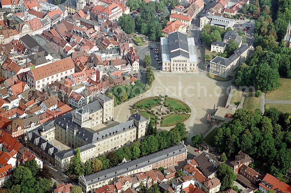 Aerial photograph Coburg / Bayern - Coburg / Bayern Ansicht vom Stadtzentrum von Coburg in Bayern mit Blick auf das Festspielhaus und das Schloß Ehrenburg mit Schloßplatz