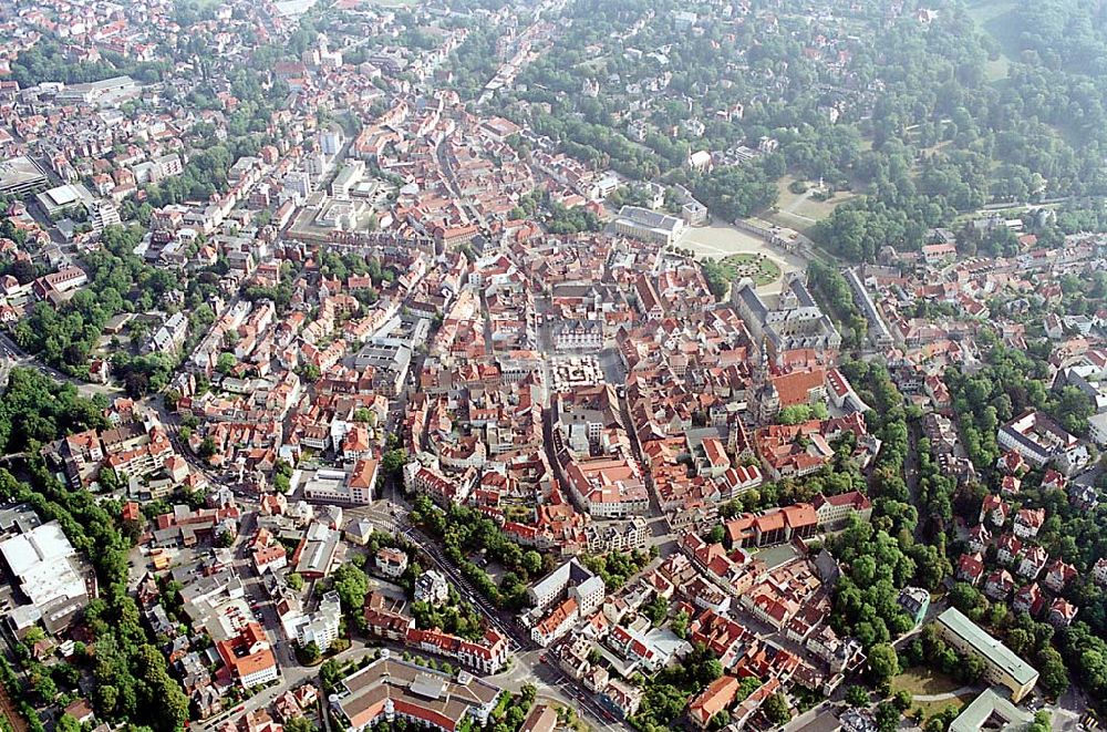 Coburg / Bayern from the bird's eye view: Coburg / Bayern Stadtansicht von Coburg mit Blick auf das Schloß Ehrenburg mit Schloßplatz und Festspielhaus (links) von Coburg in Bayern