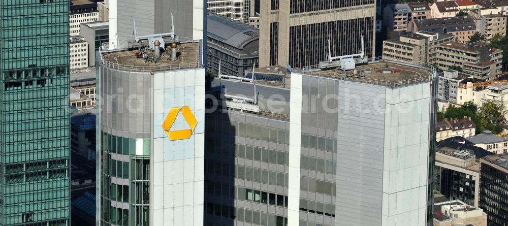 Aerial image Frankfurt am Main - Dach des Commerzbank Tower. Er befindet sich in der Innenstadt von Frankfurt / Main in Hessen. Der Entwurf des Gebäudes stammt vom Architekten Sir Norman Foster und wurde durch Hochtief realisiert. Roof of the Commerzbank Tower. It is situated in the inner city of Frankfurt / Main. The building was designed by Sir Norman Foster and constructed by Hochtief.