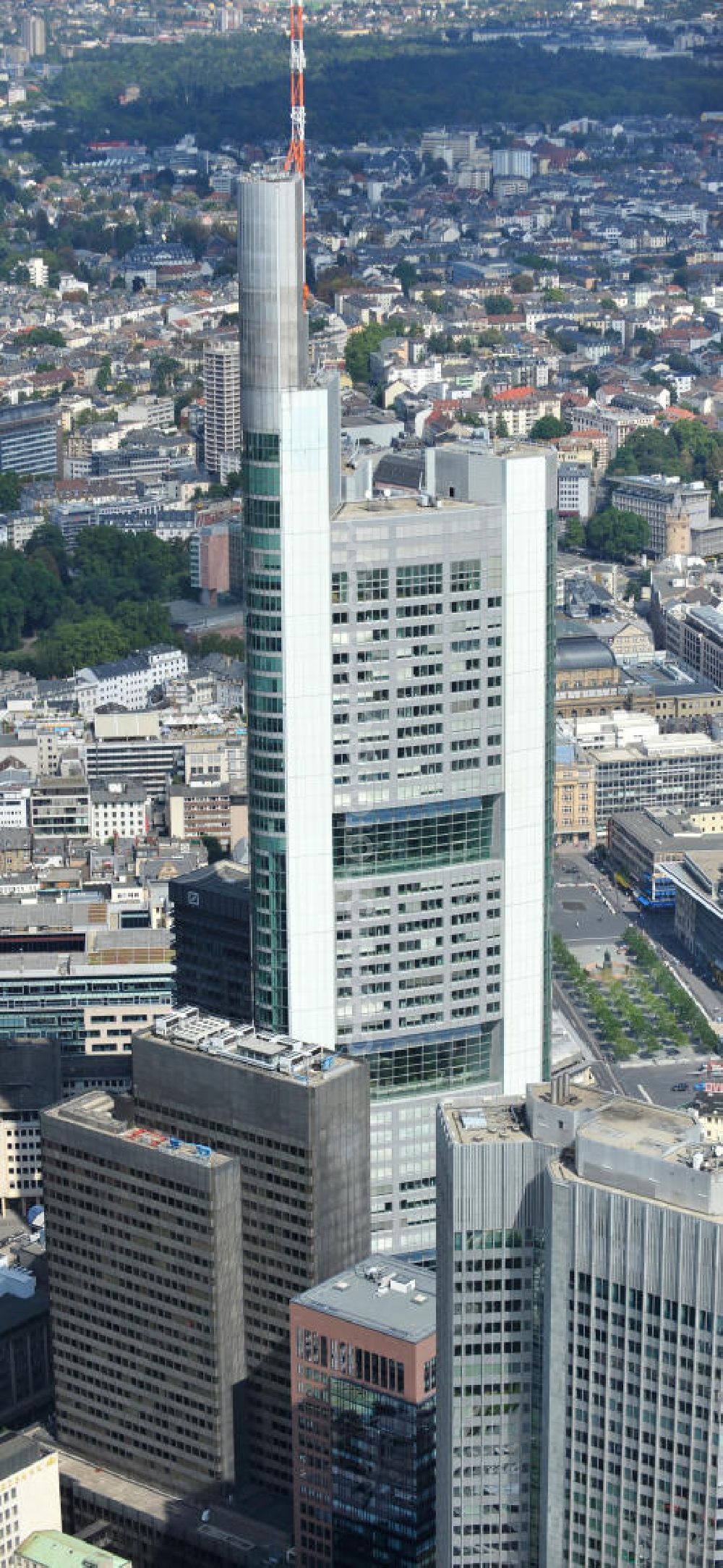 Aerial photograph FRANKFURT AM MAIN - Skyscraper in Frankfurt am Main which is in combination with other buildings the central of Commerzbank