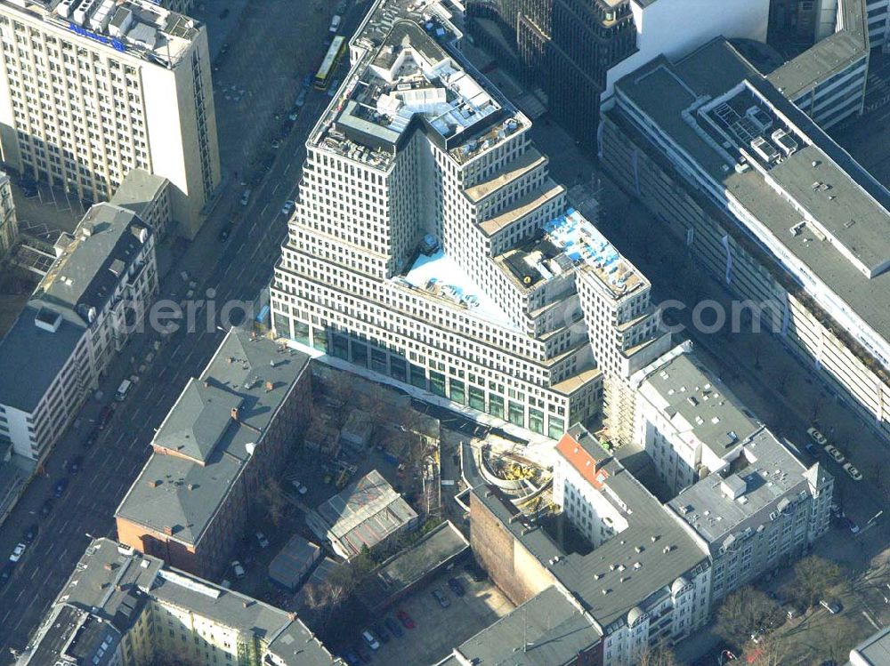 Aerial image Charlottenburg-Wilmersdorf - Bau des Concorde Hotels an der Joachimstalerstraße Ecke Augsburgerstraße durch die Hellmich Gruppe