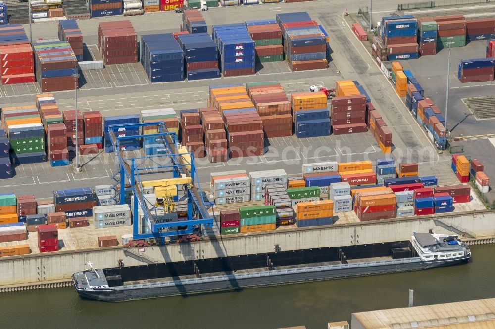 Duisburg from the bird's eye view: View of the port of Duisburg in the state North Rhine-Westphalia