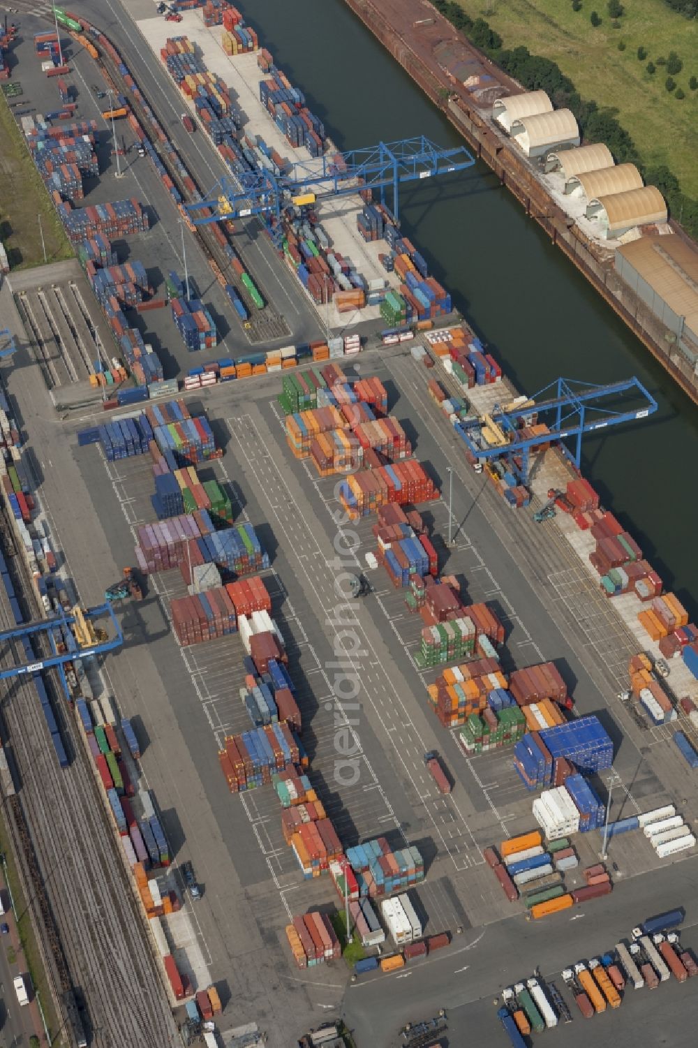 Duisburg from the bird's eye view: Container terminal at the container - Port of Duisburg in North Rhine-Westphalia