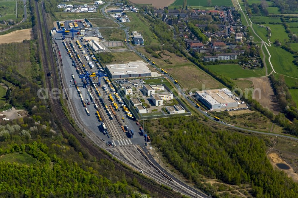 Duisburg from the bird's eye view: Container terminal center in Duisburg in the state North Rhine-Westphalia