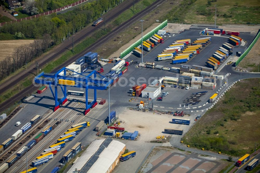 Duisburg from the bird's eye view: Container terminal center in Duisburg in the state North Rhine-Westphalia