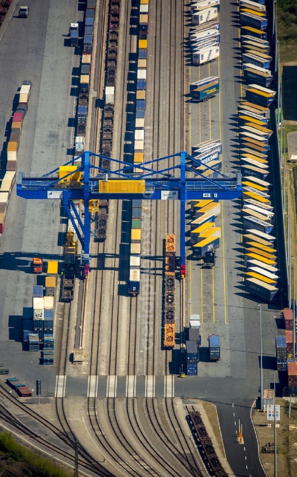 Aerial photograph Duisburg - Container terminal center in Duisburg in the state North Rhine-Westphalia