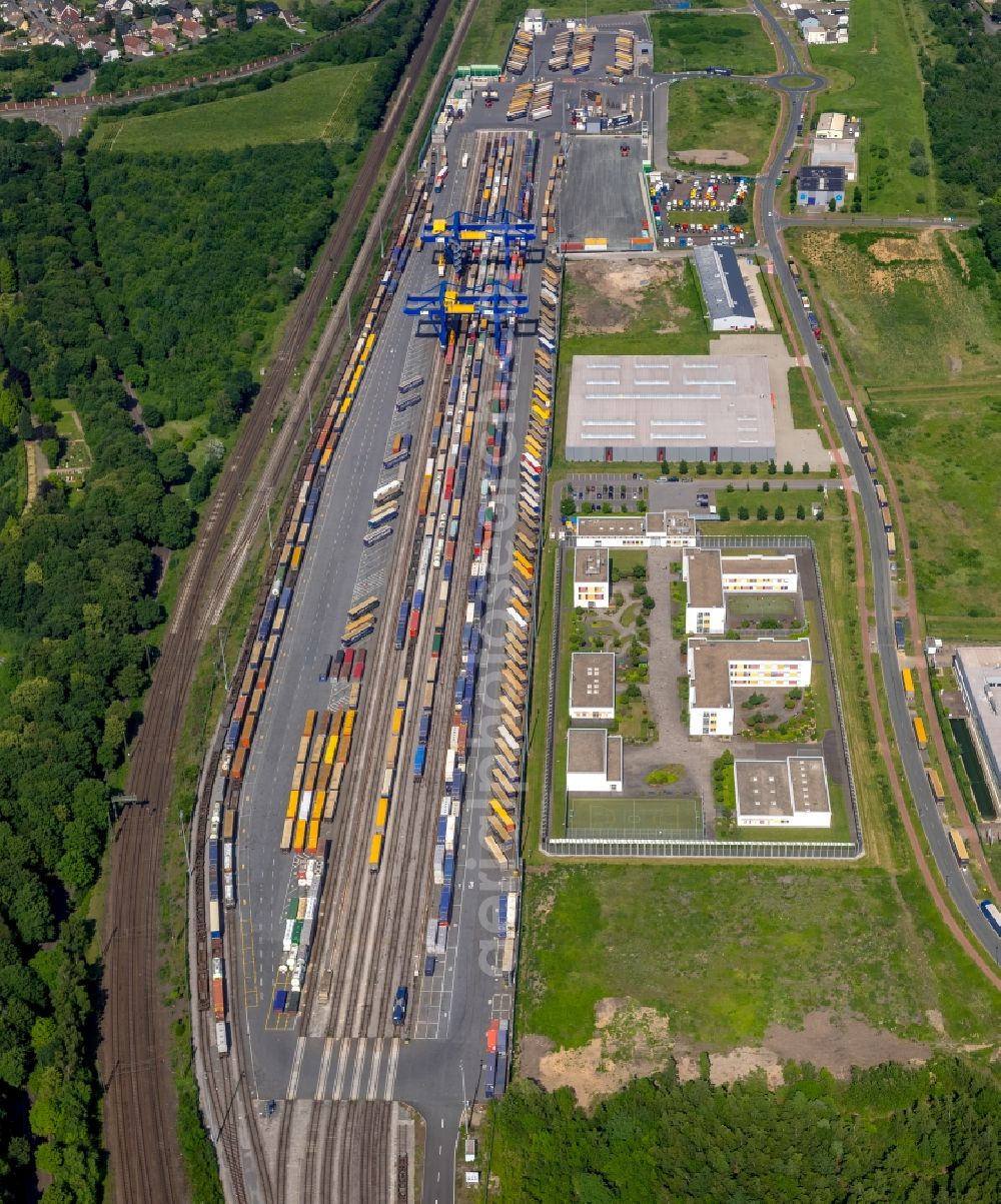 Aerial photograph Duisburg - Container terminal center in the district Hohenbudberg in Duisburg in the state North Rhine-Westphalia, Germany