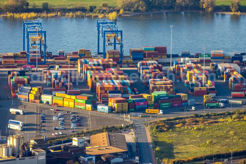 Aerial image Duisburg - container terminal of the Rhein-Ruhr Terminal Gesellschaft fuer Container- und Gueterumschlag mbH on Richard-Seiffert-Strasse in Duisburg at Ruhrgebiet in the state North Rhine-Westphalia, Germany