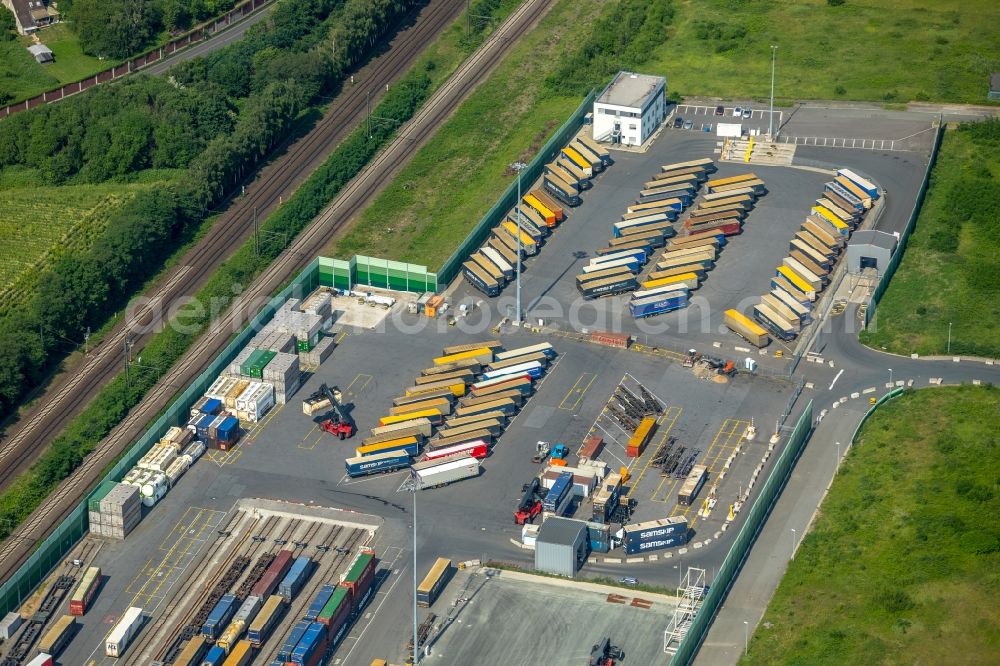 Duisburg from the bird's eye view: Container terminal center in Duisburg in the state North Rhine-Westphalia, Germany