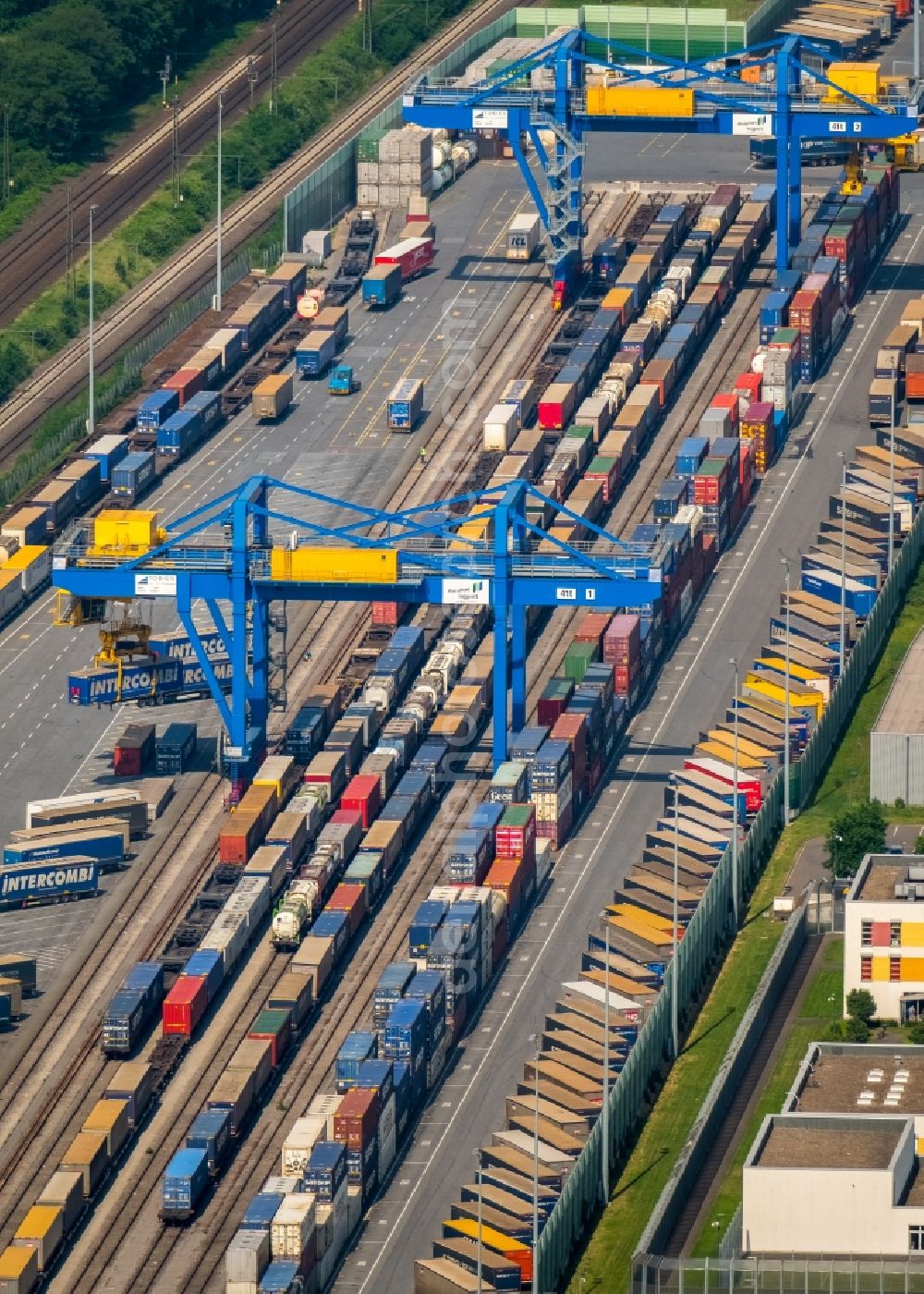 Duisburg from the bird's eye view: Container terminal center in Duisburg in the state North Rhine-Westphalia, Germany