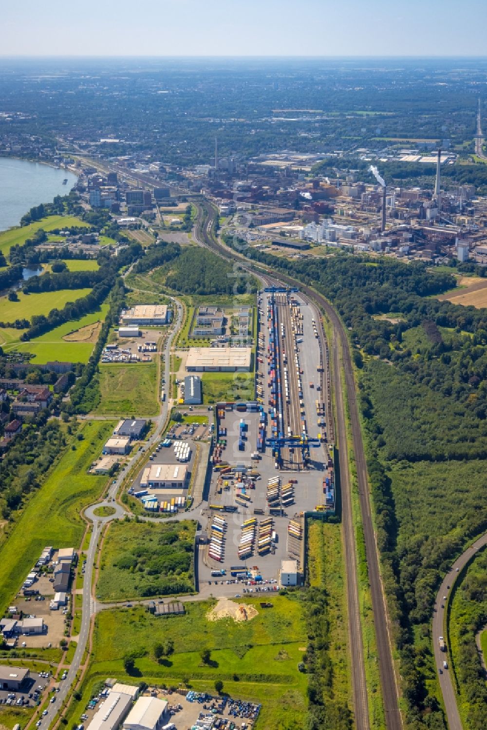 Aerial photograph Duisburg - Container terminal center in Duisburg at Ruhrgebiet in the state North Rhine-Westphalia, Germany