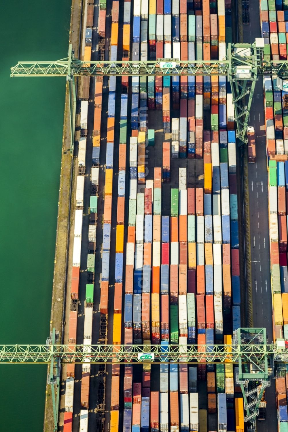 Aerial photograph Dortmund - Containers - Terminal - and loading dock in the Port of Dortmund in Dortmund in North Rhine-Westphalia. Europe's largest canel port is an urban logistics center and industrial area, which is operated by the Port of Dortmund Ltd