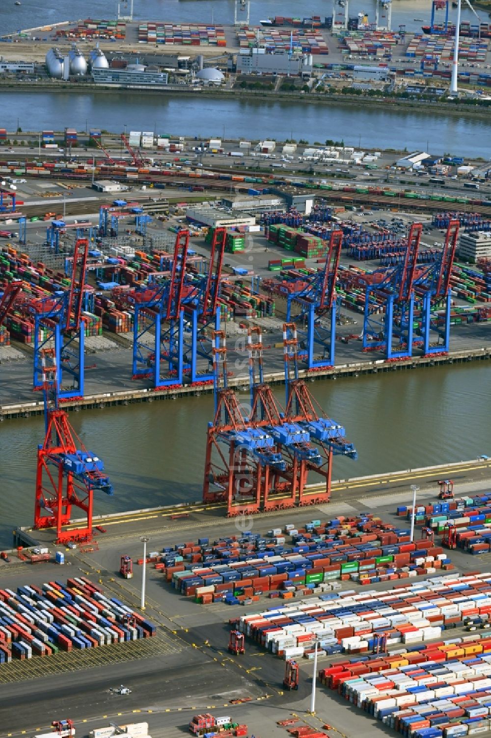 Aerial image Hamburg - Container Terminal in the port of the international port of the EUROGATE Container Terminal Hamburg GmbH in Hamburg