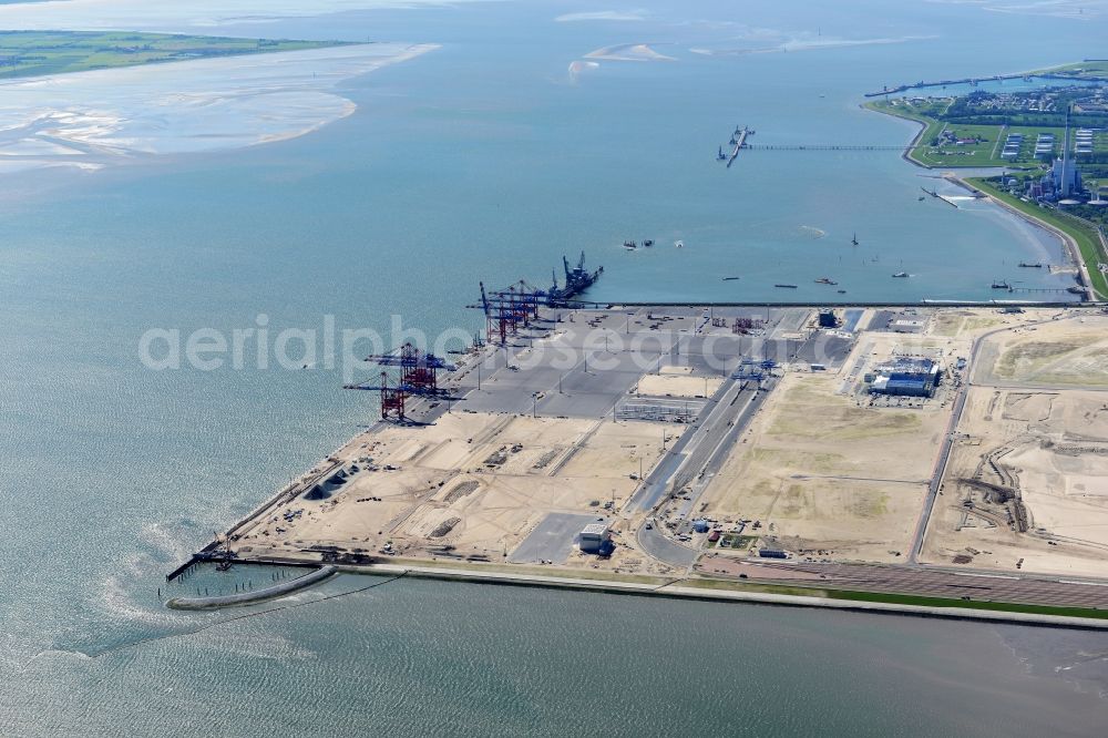 Aerial image Wilhelmshaven - Container Terminal in the port of the international port of Jade Weser Port ( JWP ) on the North Sea in Wilhelmshaven in the state Lower Saxony, Germany