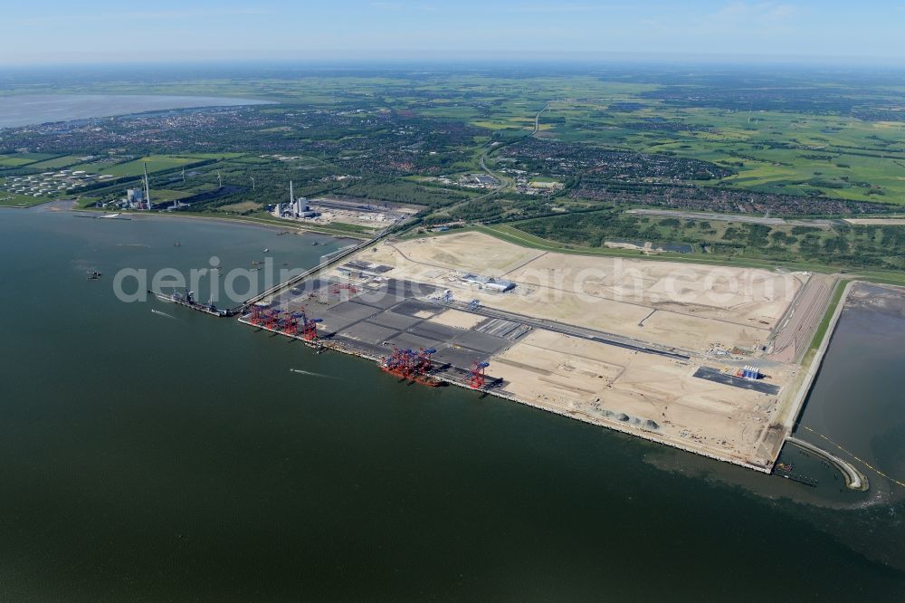 Wilhelmshaven from above - Container Terminal in the port of the international port of Jade Weser Port ( JWP ) on the North Sea in Wilhelmshaven in the state Lower Saxony, Germany