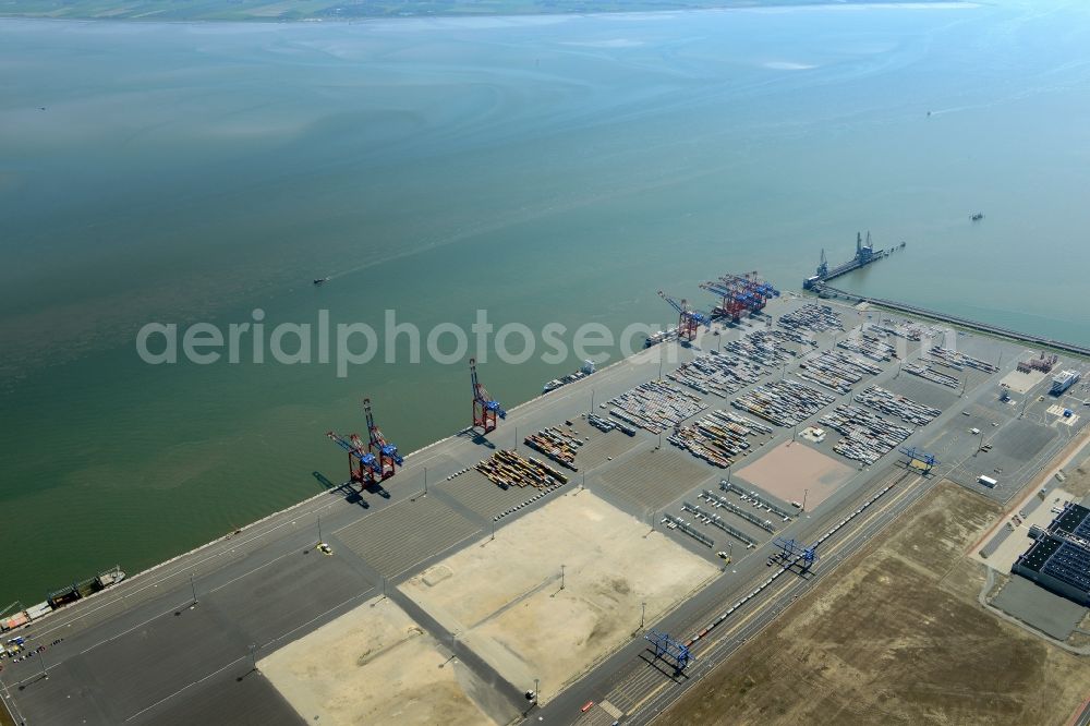 Wilhelmshaven from the bird's eye view: Container Terminal in the port of the international port of Jade Weser Port ( JWP ) on the North Sea in Wilhelmshaven in the state Lower Saxony, Germany