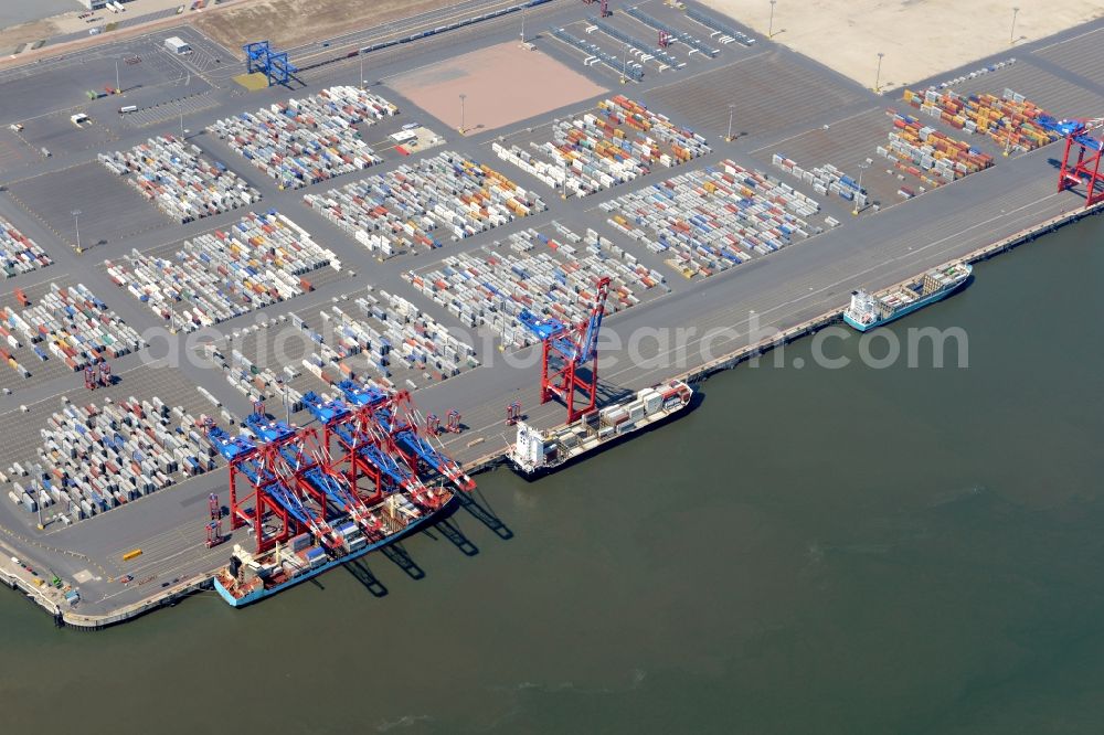 Aerial image Wilhelmshaven - Container Terminal in the port of the international port of Jade Weser Port ( JWP ) on the North Sea in Wilhelmshaven in the state Lower Saxony, Germany