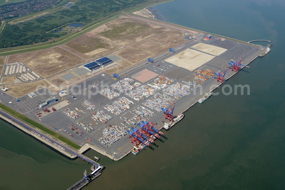 Wilhelmshaven from above - Container Terminal in the port of the international port of Jade Weser Port ( JWP ) on the North Sea in Wilhelmshaven in the state Lower Saxony, Germany