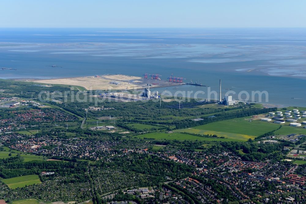 Aerial photograph Wilhelmshaven - Container Terminal in the port of the international port of Jade Weser Port ( JWP ) on the North Sea in Wilhelmshaven in the state Lower Saxony, Germany