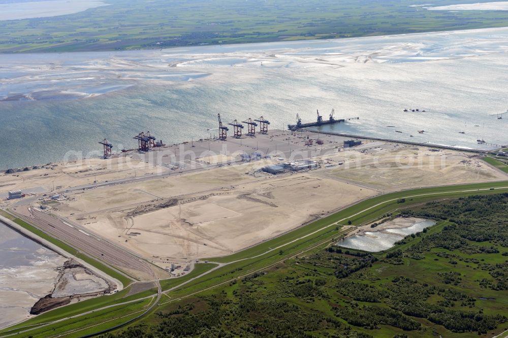 Wilhelmshaven from above - Container Terminal in the port of the international port of Jade Weser Port ( JWP ) on the North Sea in Wilhelmshaven in the state Lower Saxony, Germany