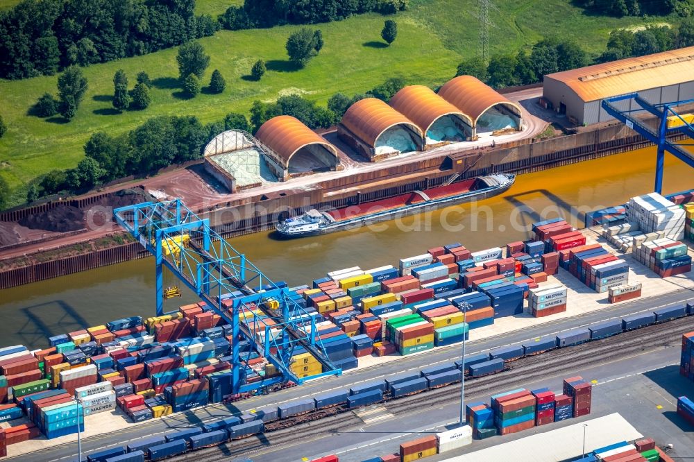 Duisburg from the bird's eye view: Container Terminal in the port of the inland port of DIT Duisburg Intermodal Terminal GmbH on Gaterweg in Duisburg in the state North Rhine-Westphalia