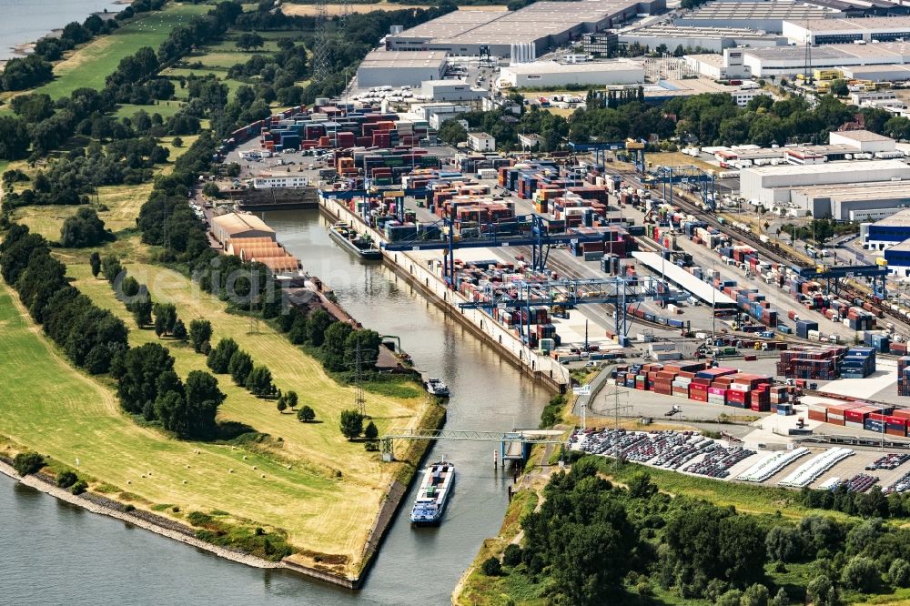 Duisburg from the bird's eye view: Container Terminal in the port of the inland port of DIT Duisburg Intermodal Terminal GmbH on Gaterweg in Duisburg in the state North Rhine-Westphalia