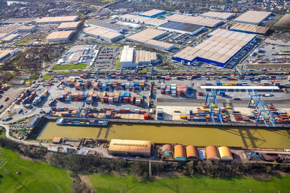 Duisburg from the bird's eye view: Container Terminal in the port of the inland port of DIT Duisburg Intermodal Terminal GmbH on Gaterweg in Duisburg in the state North Rhine-Westphalia