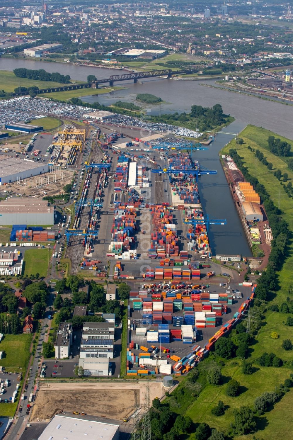 Duisburg from the bird's eye view: Container Terminal in the port of the inland port Duisburg Intermodal Terminal (DIT) in Duisburg in the state North Rhine-Westphalia