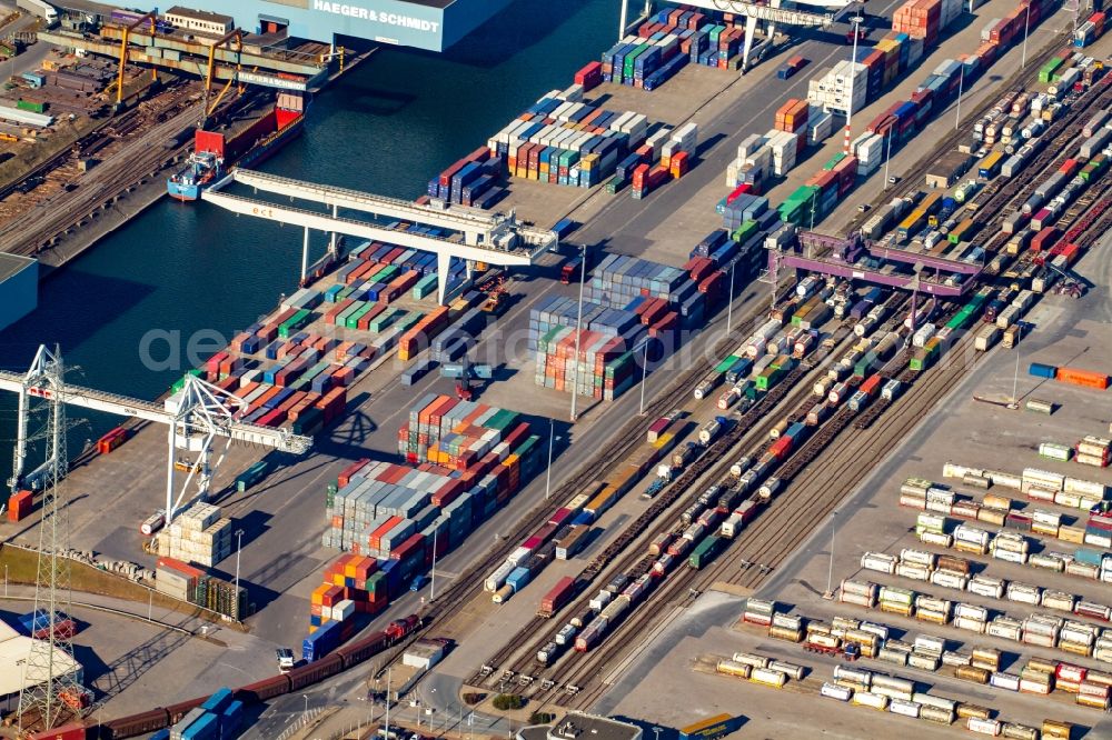 Aerial image Duisburg - Container Terminal in the port of the inland port DUSS-TERMINAL in the district Homberg-Ruhrort-Baerl in Duisburg in the state North Rhine-Westphalia, Germany