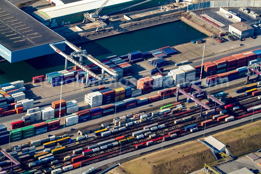 Aerial photograph Duisburg - Container Terminal in the port of the inland port DUSS-TERMINAL in the district Homberg-Ruhrort-Baerl in Duisburg in the state North Rhine-Westphalia, Germany