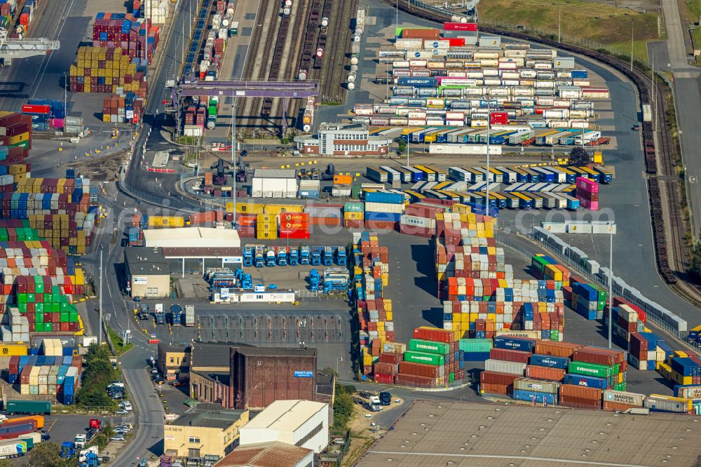 Duisburg from the bird's eye view: container Terminal in the port of the inland port DUSS-TERMINAL in the district Homberg-Ruhrort-Baerl in Duisburg at Ruhrgebiet in the state North Rhine-Westphalia, Germany