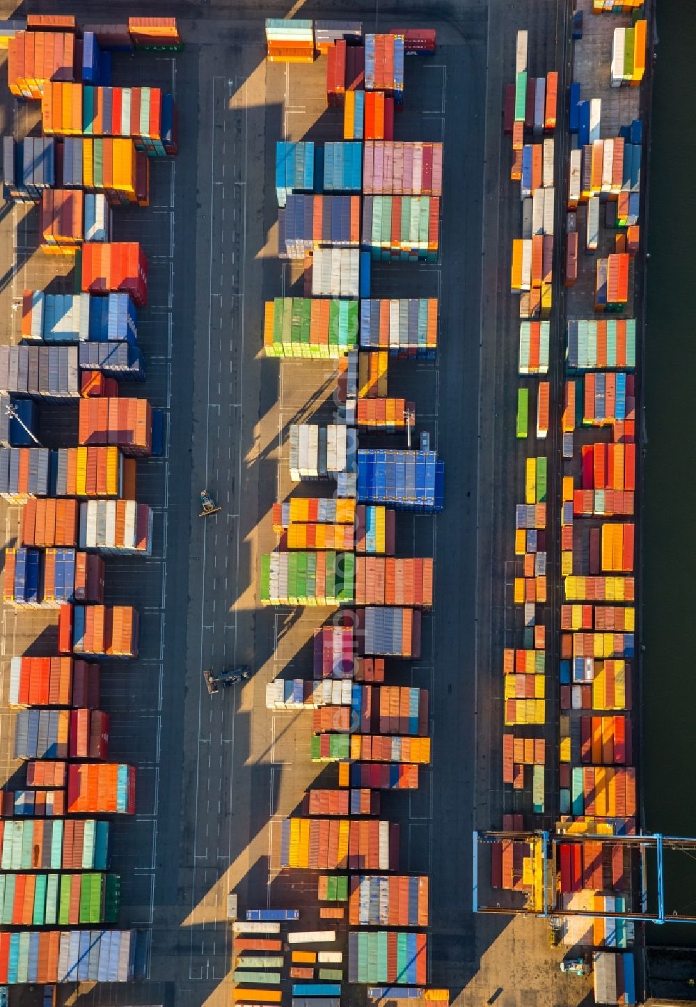 Aerial image Duisburg - Container Terminal in the port of the inland port Logport Duisburg Rheinhausen in Duisburg in the state North Rhine-Westphalia