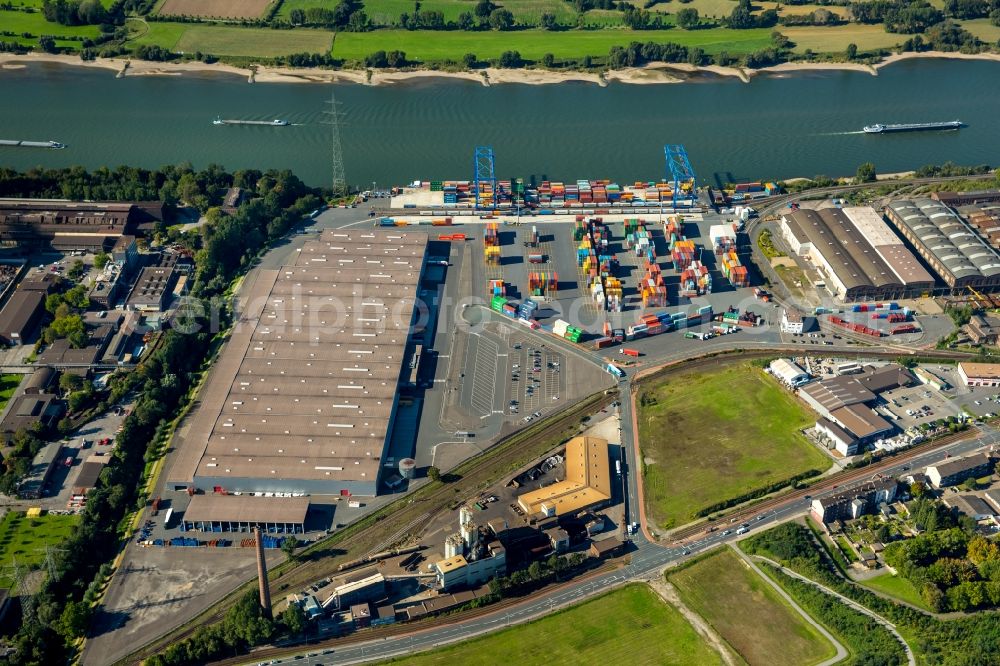 Duisburg from the bird's eye view: Container Terminal in the port of the inland port Logport II in Duisburg in the state North Rhine-Westphalia