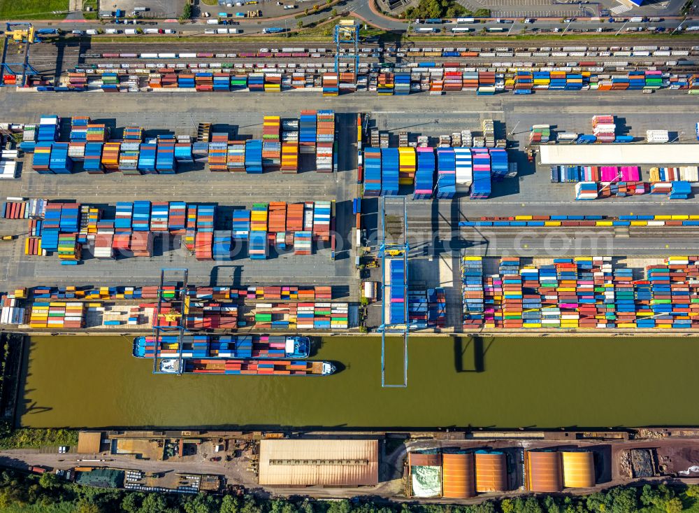 Aerial photograph Duisburg - of the container terminal in the container port of the inland port of DIT Duisburg Intermodal Terminal GmbH on Gaterweg in the district of Friemersheim in Duisburg in the state North Rhine-Westphalia, Germany